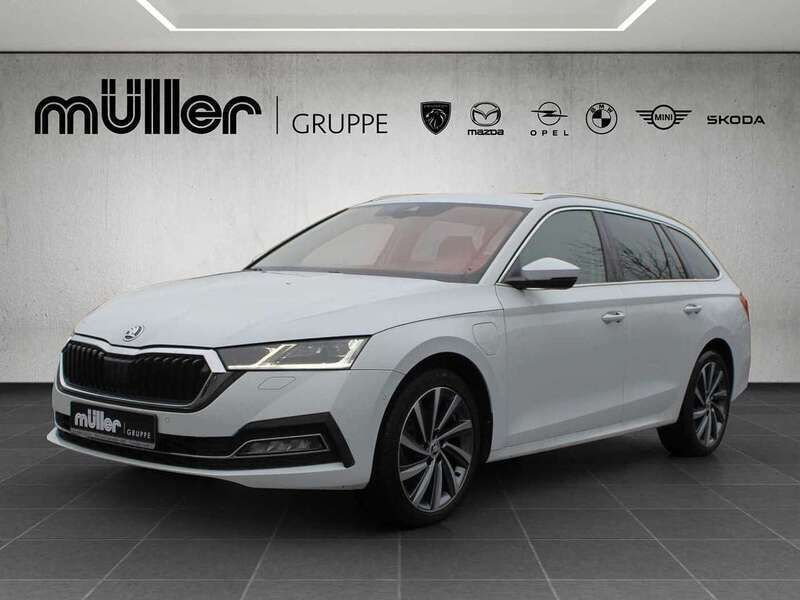 Weiß Gebraucht 2021 Skoda Octavia First Edition Kombi | 26.490 € (Teuer) - Bild 1/4