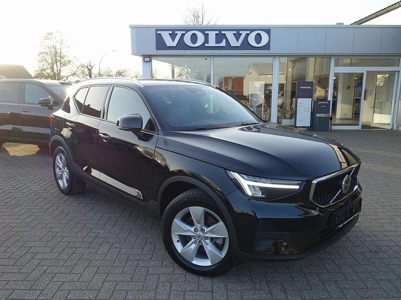Gebraucht Volvo XC40 Core 163 PS (119 kW) 2025 Onyx black SUV