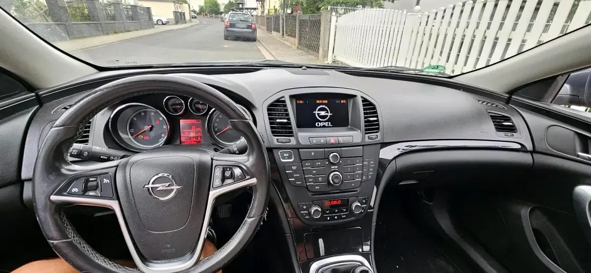 Gebraucht Opel Insignia 160 PS (117 kW) 2012 Grau Limousine