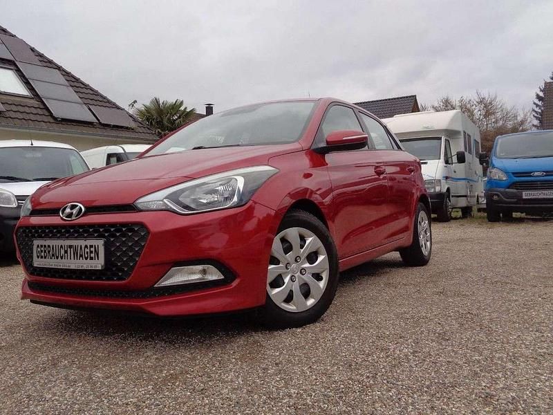 Rot Gebraucht 2016 Hyundai i20 Kleinwagen | 5.200 € (Fairer Preis) - Bild 1/4