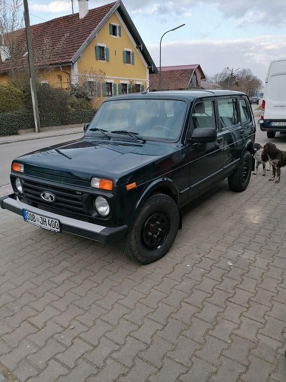 Gebraucht Lada Taiga 83 PS (61 kW) 2020 Grün SUV