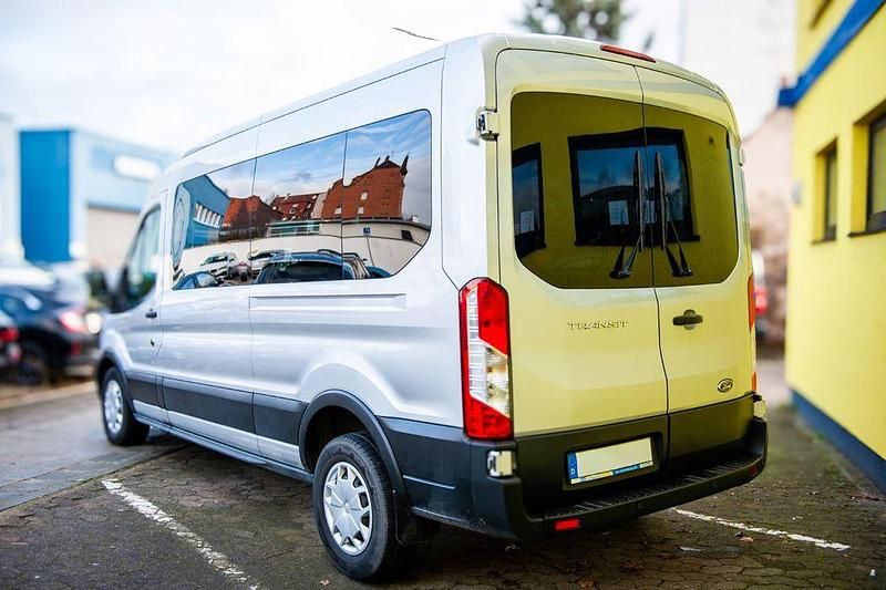 Używany Ford Transit Trend 131 KM (96 kW) 2022 Srebrny Kombi
