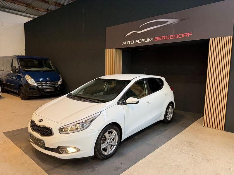 Gebraucht Kia Ceed 110 PS (80 kW) 2015 Weiß Kleinwagen