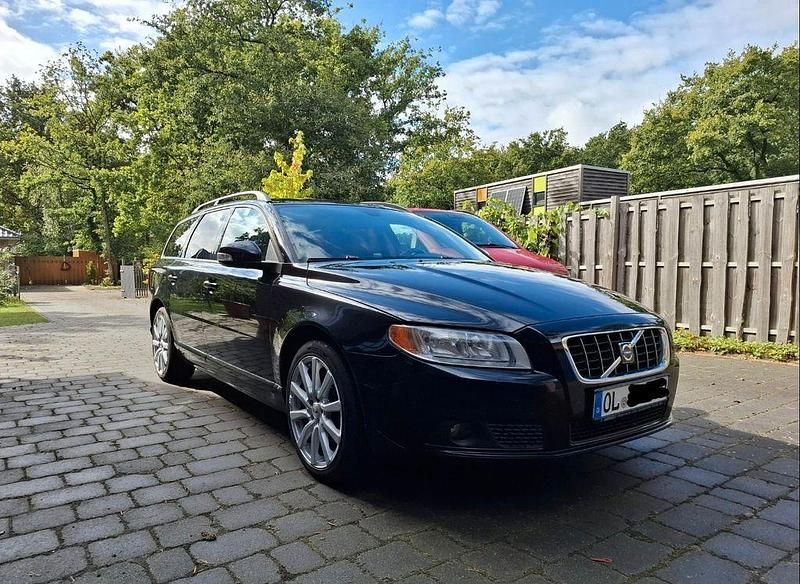 Schwarz Gebraucht 2008 Volvo V70 Momentum Kombi | 5.999 € (Superpreis) - Bild 1/4