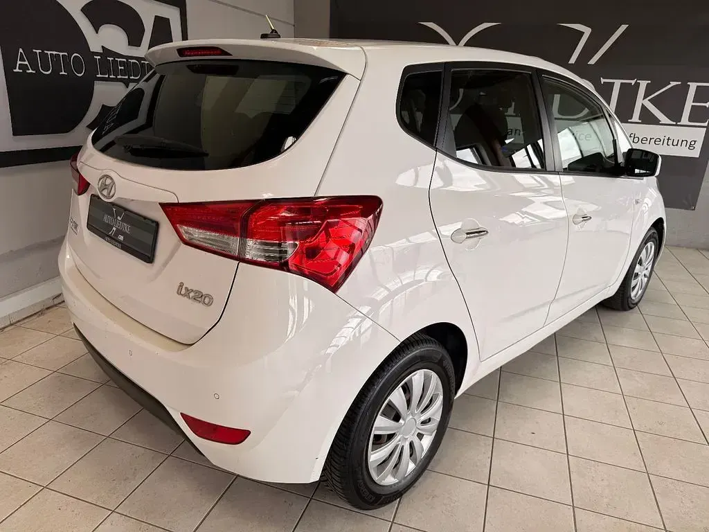 Gebraucht Hyundai ix20 Comfort 125 PS (91 kW) 2012 Weiß Kleinwagen