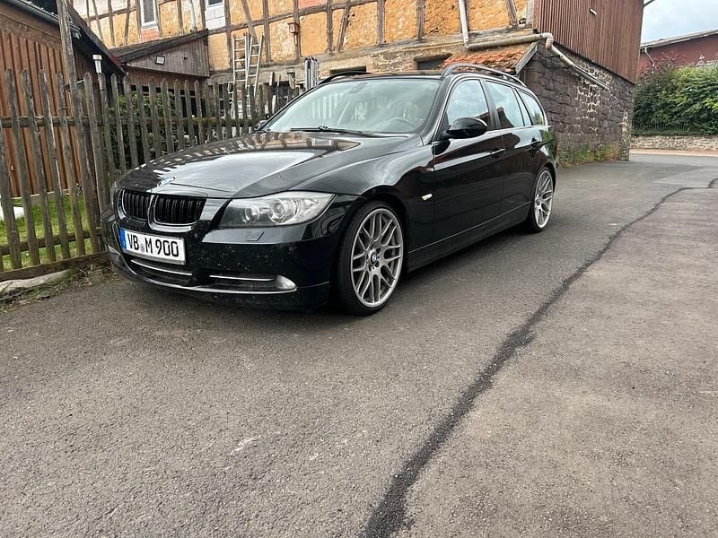 Schwarz Gebraucht 2007 BMW 335 Kombi | 11.800 € (Guter Preis) - Bild 1/4
