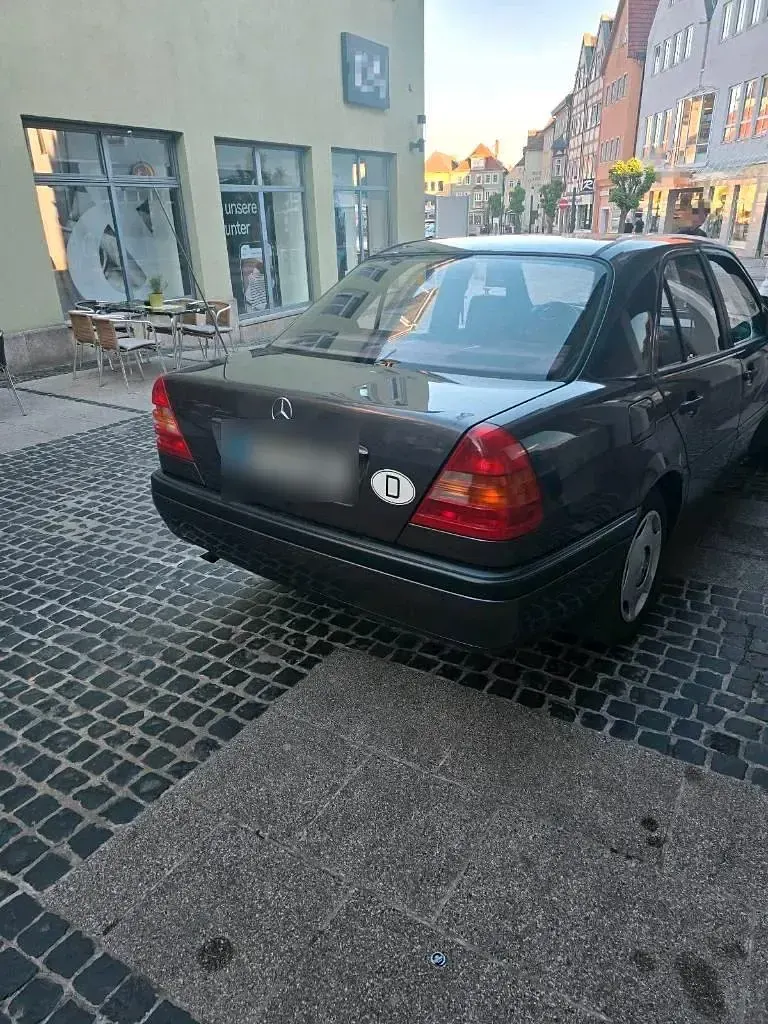 Gebraucht Mercedes C180 122 PS (89 kW) 1994 Braun Limousine