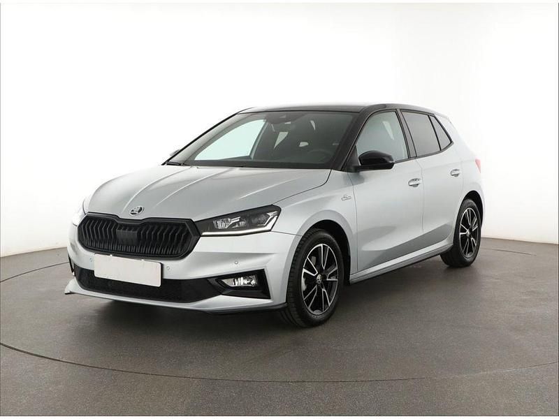 Silber Gebraucht 2024 Skoda Fabia Monte Carlo Limousine | 20.990 € (Fairer Preis) - Bild 1/4