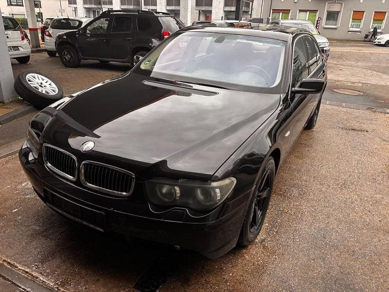 Black sapphire metallic Gebraucht 2003 BMW 735 Limousine | 2.950 € (Guter Preis) - Bild 1/4