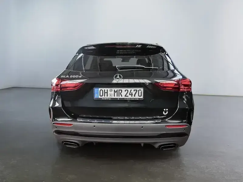 Gebraucht Mercedes GLA200 AMG 150 PS (110 kW) 2026 Schwarz SUV