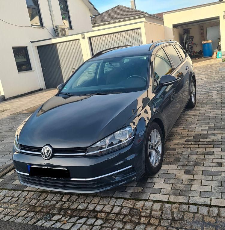 Grau Gebraucht 2018 VW Golf VII Kombi | 7.900 € (Guter Preis) - Bild 1/4