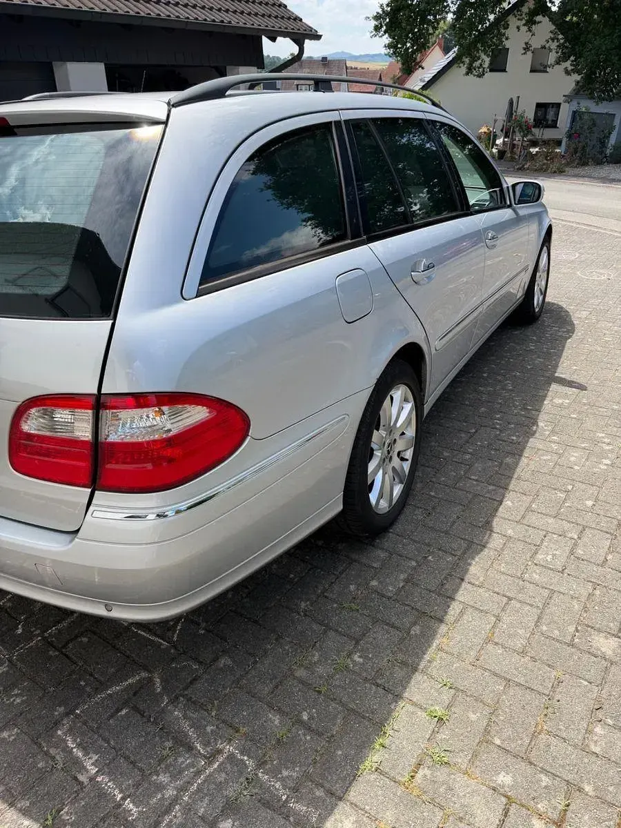 Gebraucht Mercedes E280 Elegance 190 PS (139 kW) 2005 Silber Limousine