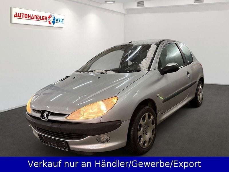 Gebraucht Peugeot 206 109 PS (80 kW) 2003 Silber Kleinwagen