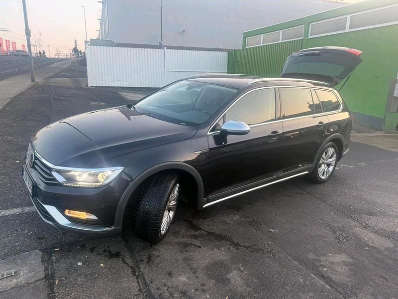 Schwarz Gebraucht 2018 VW Passat Alltrack Kombi | 17.000 € (Superpreis) - Bild 1/4