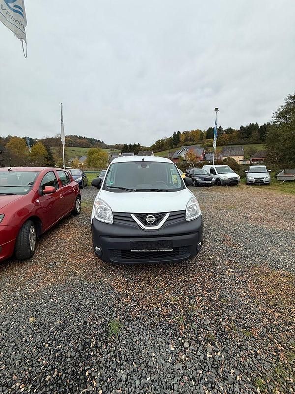 Weiß Gebraucht 2021 Nissan NV250 Comfort Van | 15.990 € - Bild 1/4