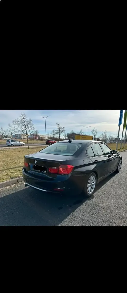 Gebraucht BMW 318 143 PS (105 kW) 2012 Schwarz Limousine