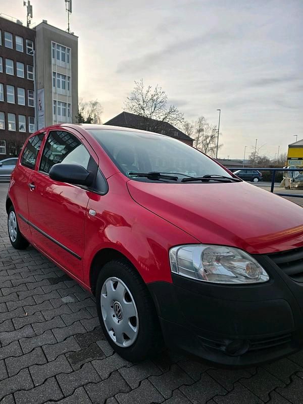 Gebraucht VW Fox 60 PS (44 kW) 2011 Rot Kleinwagen