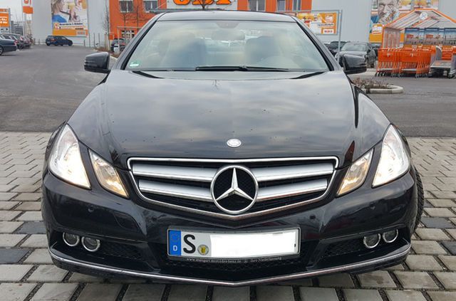 Gebraucht Mercedes E220 170 PS (125 kW) 2010 Schwarz Coupé