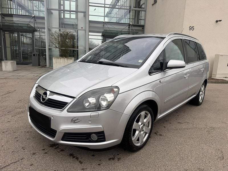 Gebraucht Opel Zafira 105 PS (77 kW) 2006 Silber Van / Kleinbus