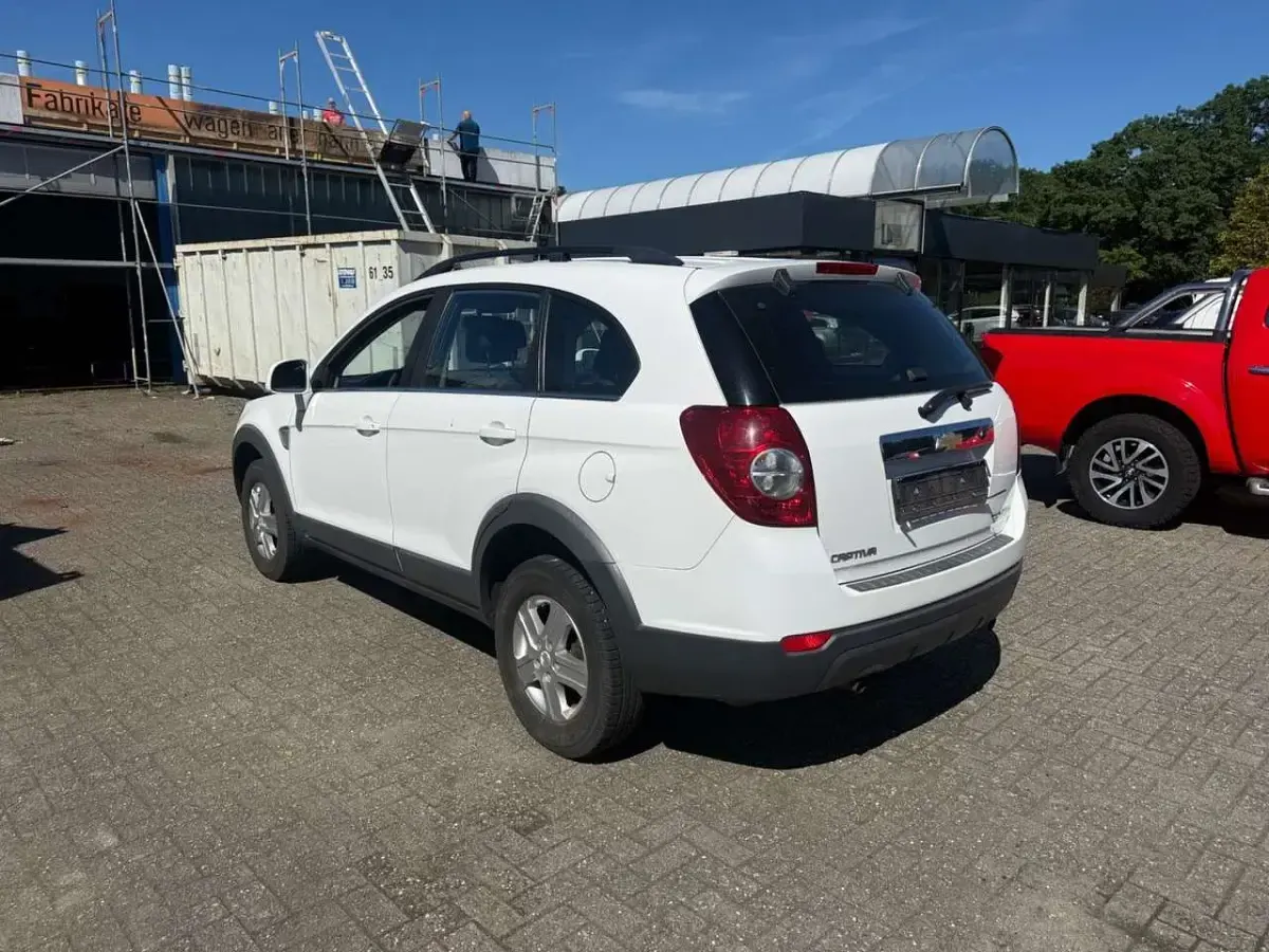 Gebraucht Chevrolet Captiva LS 136 PS (100 kW) 2009 Weiß SUV