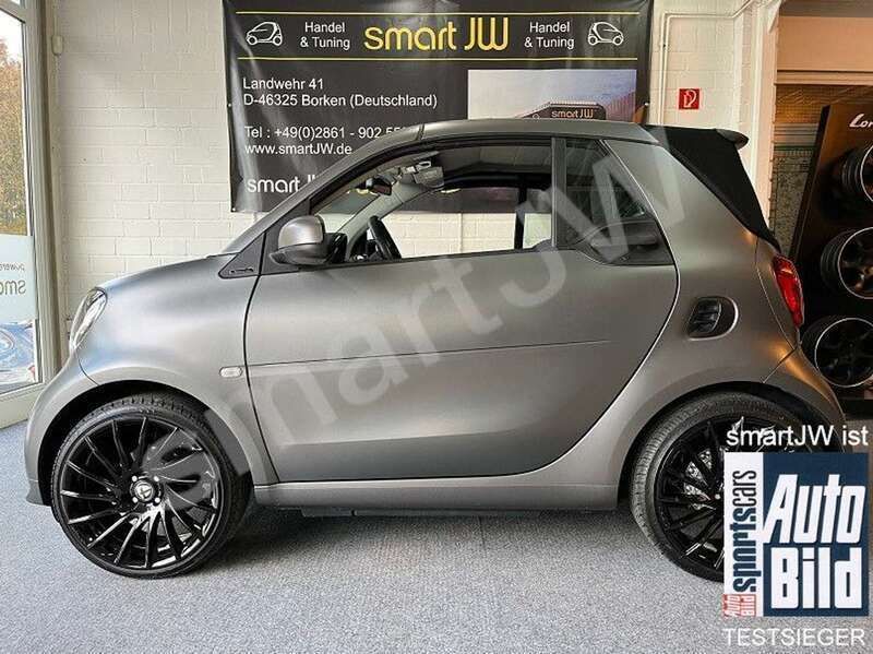 Mountain gray Gebraucht 2019 Smart ForTwo Cabrio Brabus Xclusive Cabrio | 36.500 € - Bild 1/4