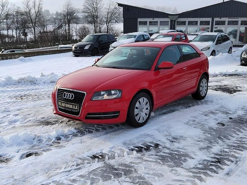 Rot Gebraucht 2011 Audi A3 Attraction Kleinwagen | 3.399 € (Superpreis) - Bild 1/4