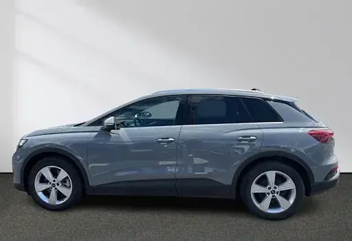 Gebraucht Audi Q4 e-tron Comfort 150 kW (204 PS) 2023 Kieselgrau SUV
