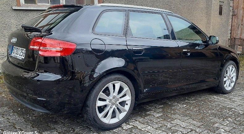 Gebraucht Audi A3 Attraction 125 PS (91 kW) 2011 Schwarz Kleinwagen
