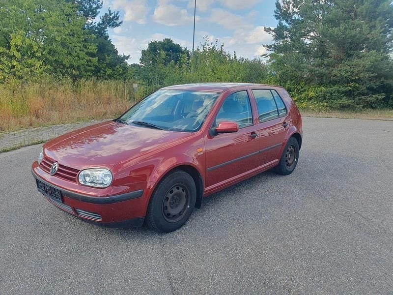 Rot Gebraucht 1997 VW Golf III Basis Limousine | 2.648 € (Teuer) - Bild 1/4
