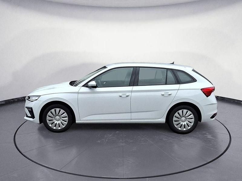 Gebraucht Skoda Scala Essence 95 PS (69 kW) 2025 Moonweiß perleffekt Kleinwagen