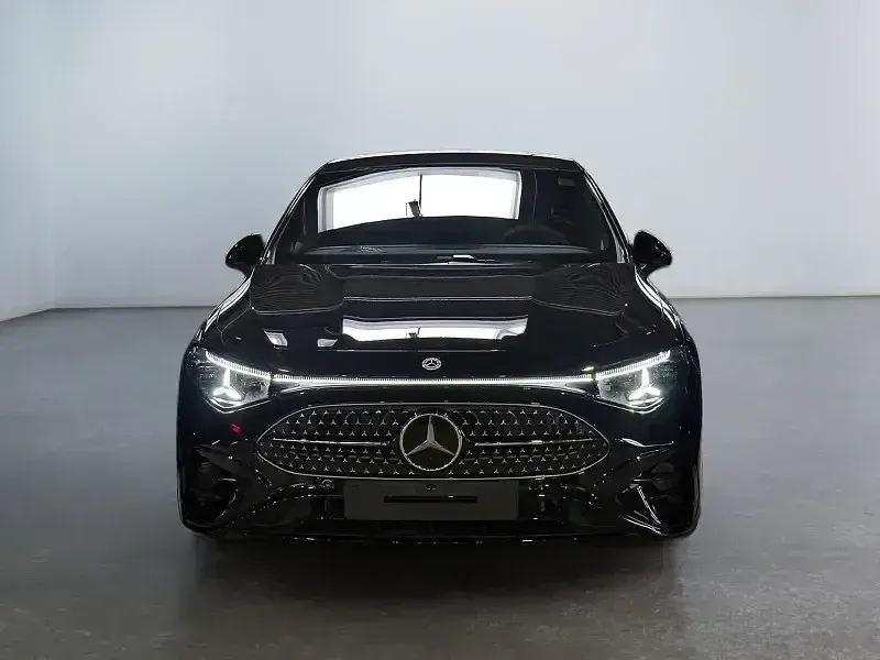 Gebraucht Mercedes CLA200 Premium 184 PS (135 kW) 2026 Schwarz Limousine