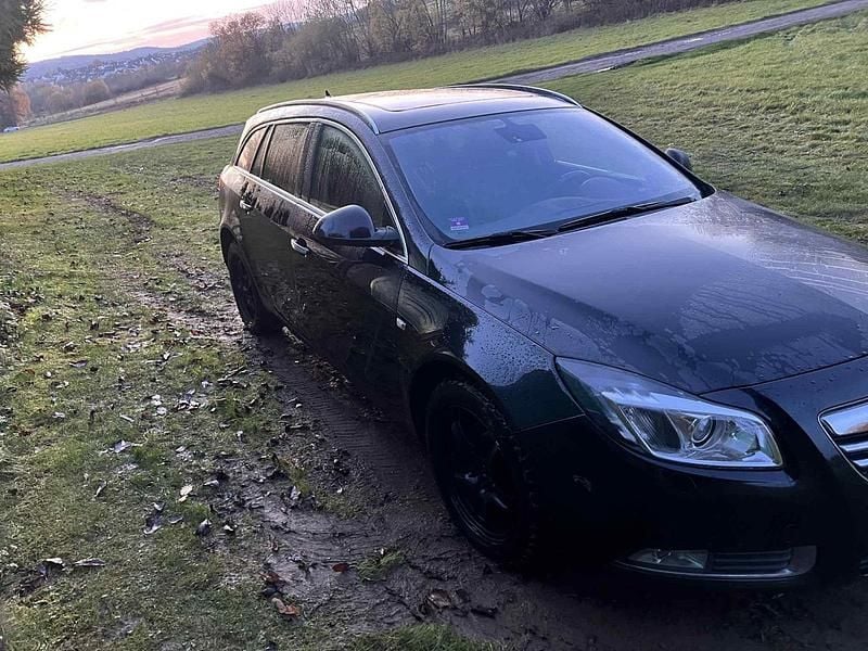 Schwarz Gebraucht 2011 Opel Insignia Kombi | 2.150 € (Superpreis) - Bild 1/4