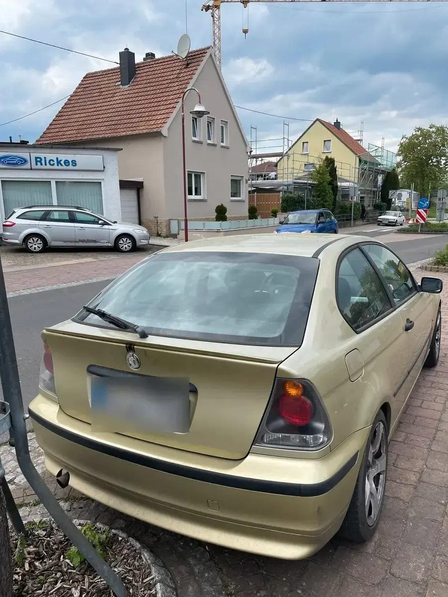 Gebraucht BMW 316 Compact 115 PS (84 kW) 2001 Gold Kleinwagen