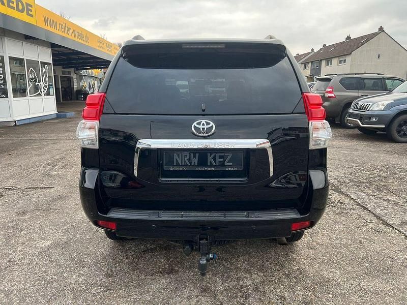 Gebraucht Toyota Land Cruiser 173 PS (127 kW) 2010 Schwarz SUV
