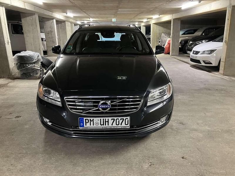 Gebraucht Volvo V70 Momentum 181 PS (133 kW) 2016 Grau Kombi