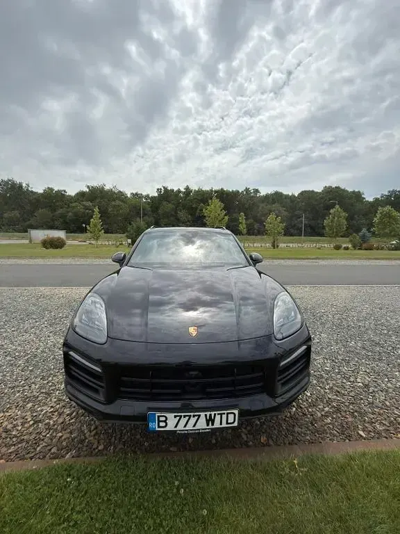 Gebraucht Porsche Cayenne E-Hybrid 462 PS (339 kW) 2020 Schwarz SUV