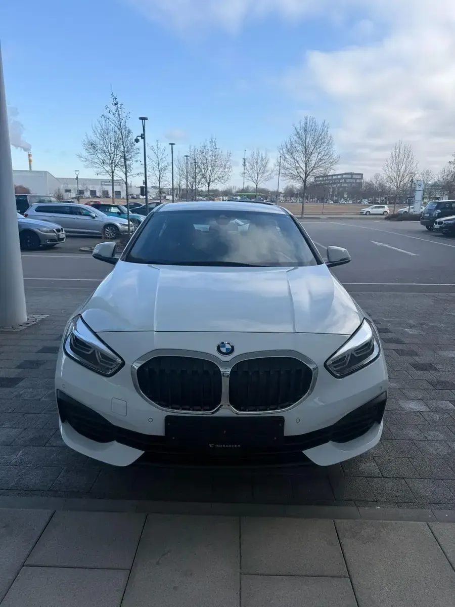 Gebraucht BMW 118 Advantage 136 PS (100 kW) 2021 Weiß Kleinwagen