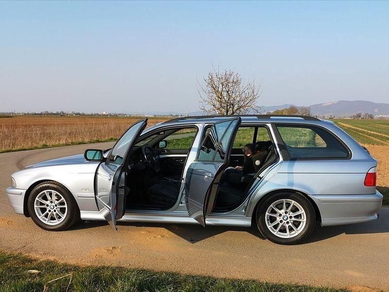 Gebraucht BMW 525 192 PS (141 kW) 2002 Silber Kombi