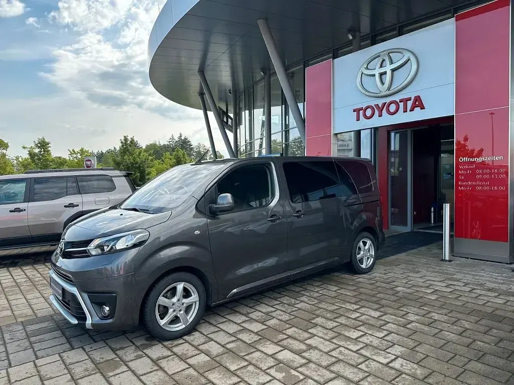 Gebraucht Toyota Proace Verso Comfort 177 PS (130 kW) 2020 Grau Kombi