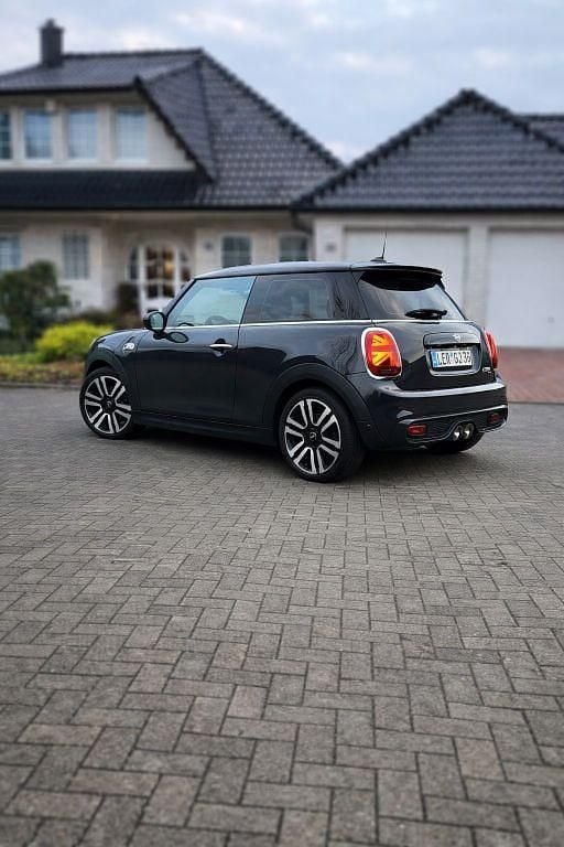Grau Gebraucht 2019 Mini Cooper S Kleinwagen | 17.500 € (Fairer Preis) - Bild 1/4