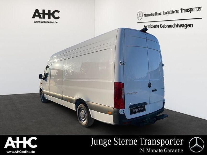 Gebraucht Mercedes Sprinter 170 PS (125 kW) 2024 Arktikweiß Van