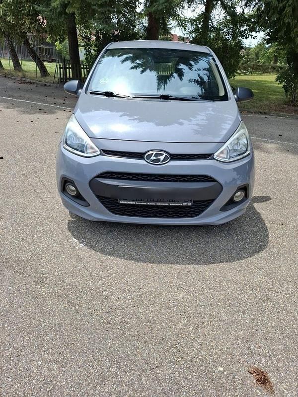 Grau Gebraucht 2015 Hyundai i10 Style Kleinwagen | 3.850 € (Guter Preis) - Bild 1/4