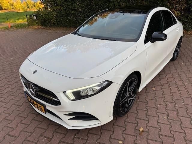 Gebraucht Mercedes A200 Business 163 PS (119 kW) 2019 Weiß Limousine