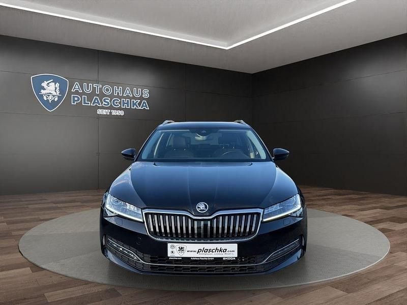 Gebraucht Skoda Superb Style 150 PS (110 kW) 2021 Schwarzmagic perleffekt Limousine