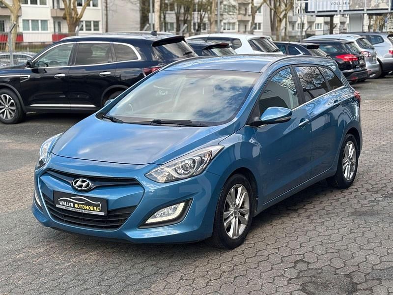 Gebraucht Hyundai i30 110 PS (80 kW) 2012 Blau Kombi