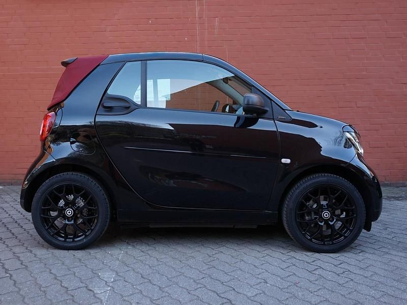 Gebraucht Smart ForTwo Cabrio 71 PS (52 kW) 2017 Schwarz Cabrio