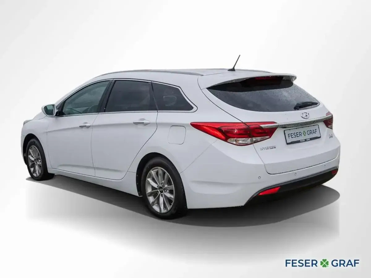 Gebraucht Hyundai i40 135 PS (99 kW) 2018 Weiß Kombi