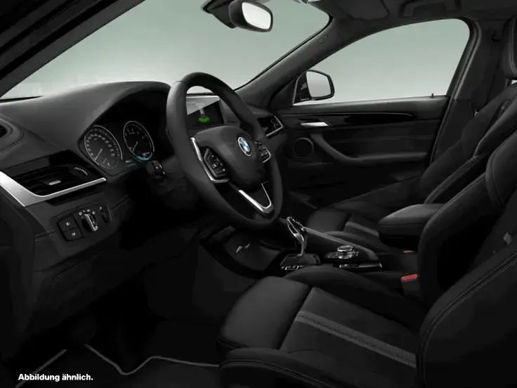 Gebraucht BMW X2 Sport Line 136 PS (100 kW) 2024 Black sapphire metallic SUV