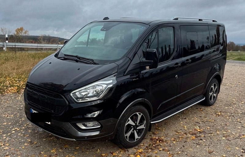 Gebraucht Ford Tourneo Active 170 PS (125 kW) 2023 Schwarz Van / Kleinbus
