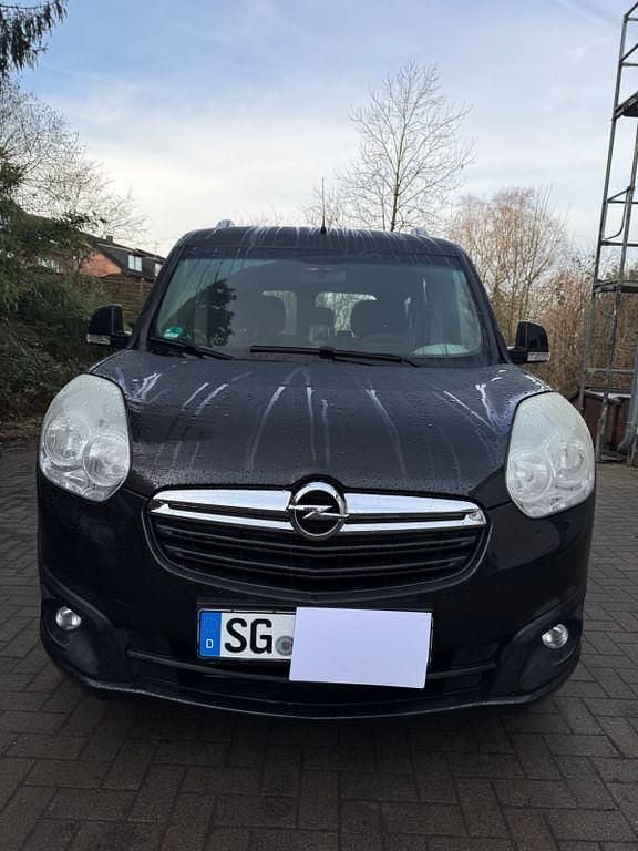 Schwarz Gebraucht 2015 Opel Combo Edition Van / Kleinbus | 4.300 € (Superpreis) - Bild 1/4